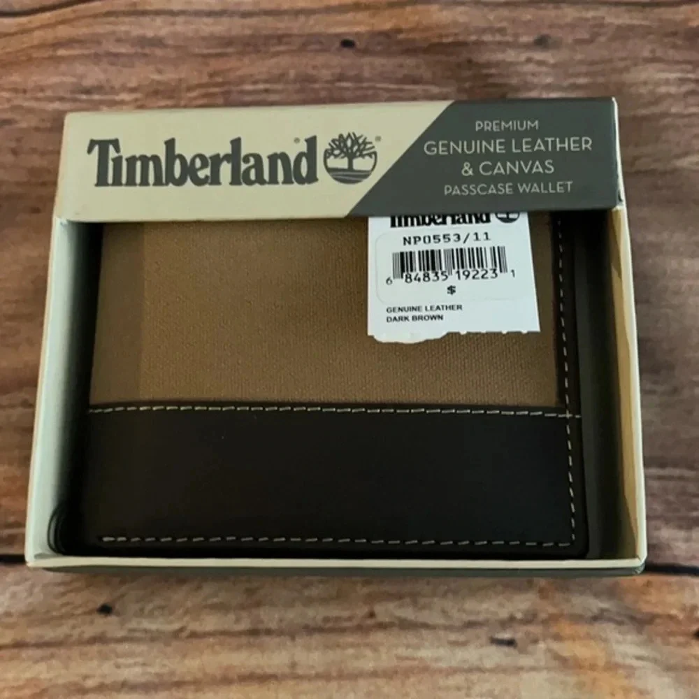 🎉🎉HOST PICK🎉🎉Timberland Genuine Leather Passcase Wallet, NWT